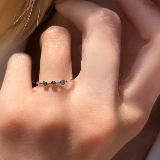 Three Diamonds Ring in 18K White Gold