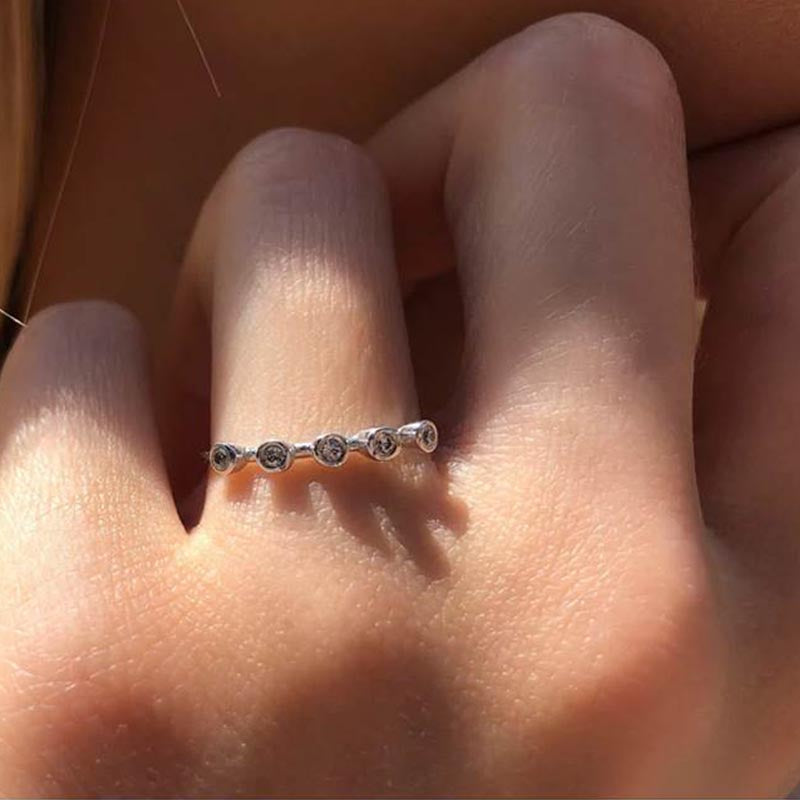 Five Diamonds Ring in 18K White Gold