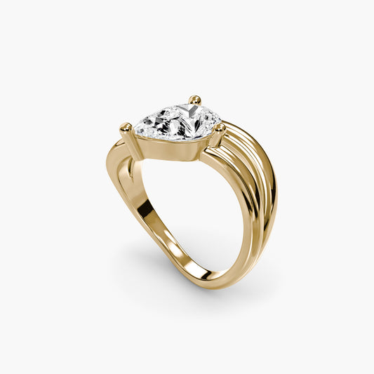 The Wave Ring 3 in Yellow Gold