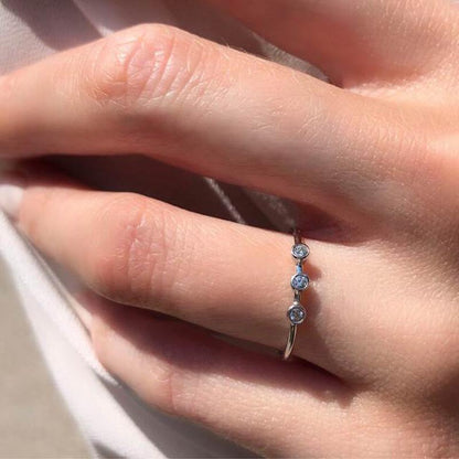 Three Diamonds Ring in 18K White Gold