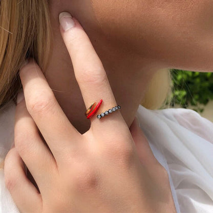 Red Tiger Claws Seven Diamonds Open Ring in Yellow Gold