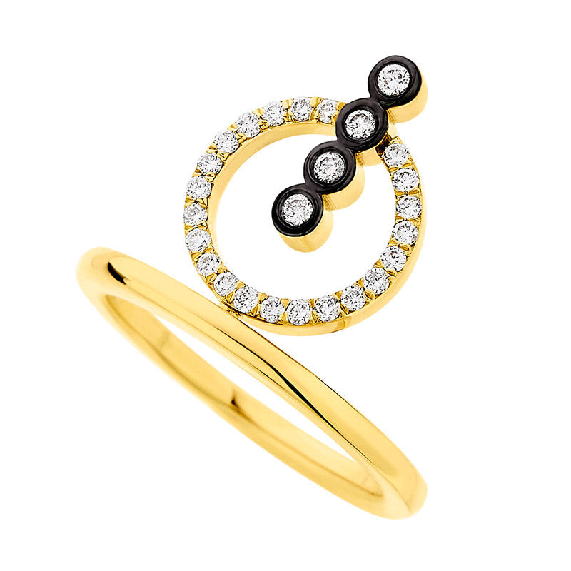 Queen's Crown Diamond Ring in Yellow Gold