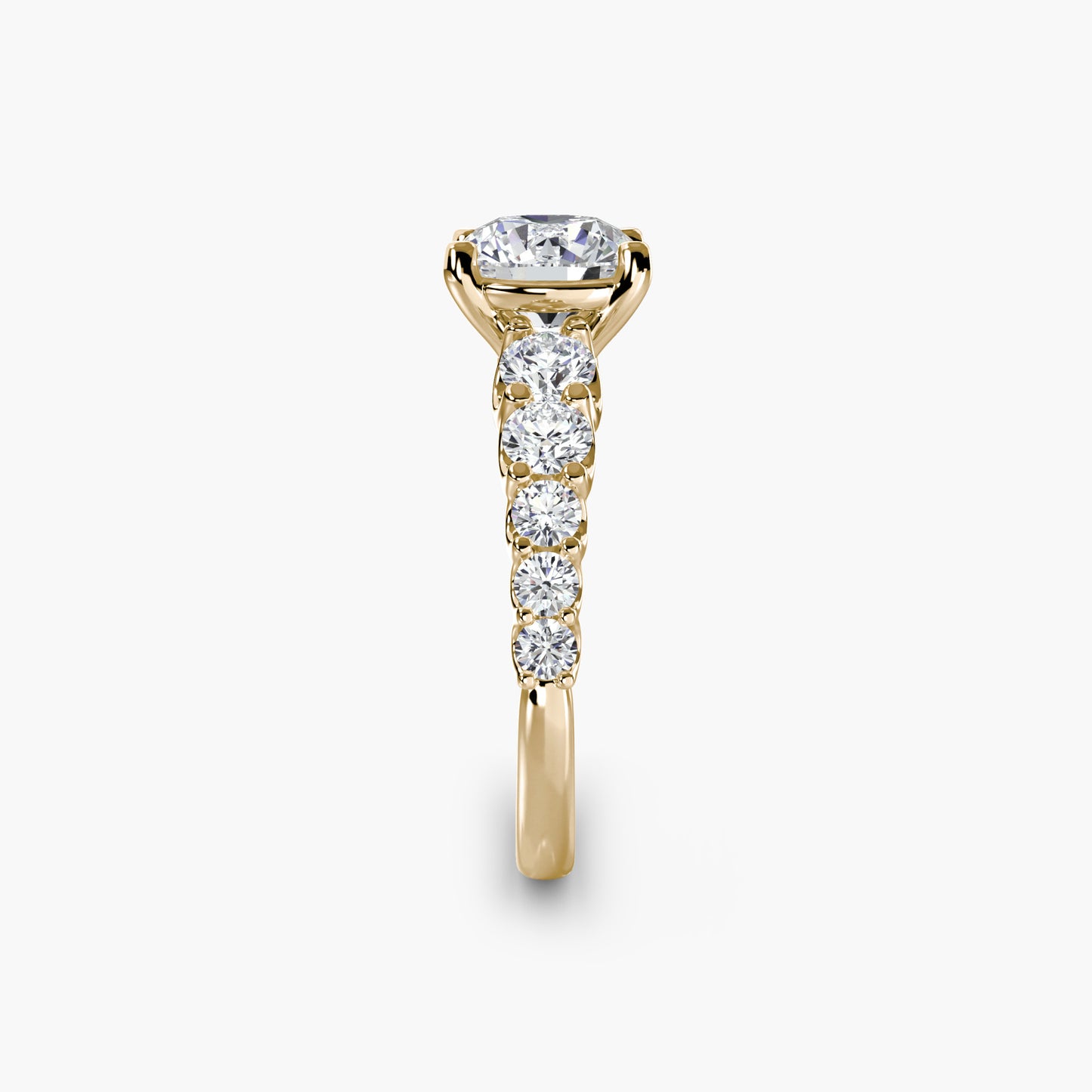 The Graduated Accent Ring Round in Yellow Gold