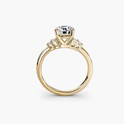 Baguette Accent Solitaire Round in Yellow Gold