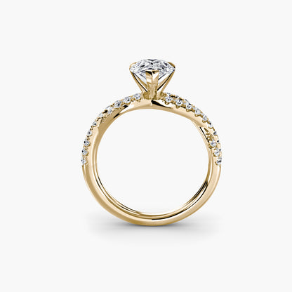 The Twisted Pavé Solitaire Pear shape in Yellow Gold