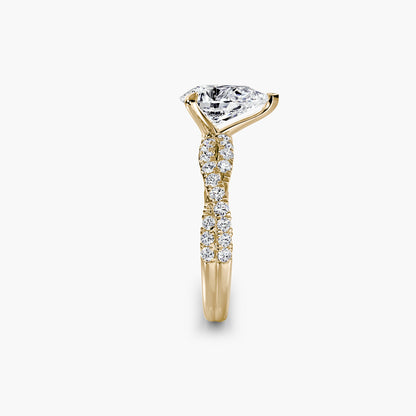 The Twisted Pavé Solitaire Pear shape in Yellow Gold