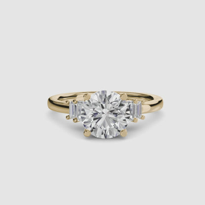 Baguette Accent Solitaire Round in Yellow Gold