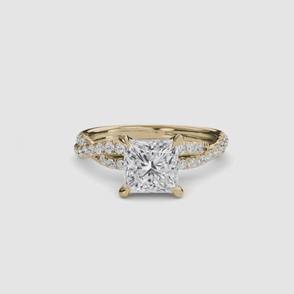 The Twisted Pavé Solitaire Princess cut in Yellow Gold